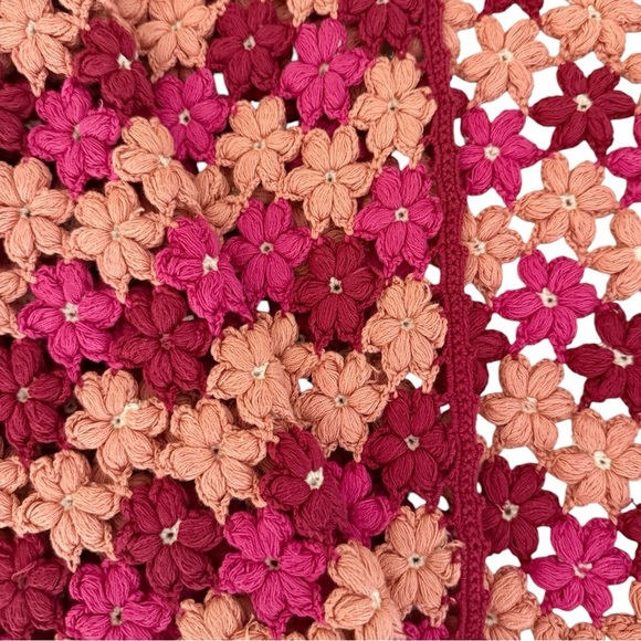 Alice + Olivia Anderson Cropped Floral Crochet Cardigan Sweater Size Medium - Picture 8 of 12